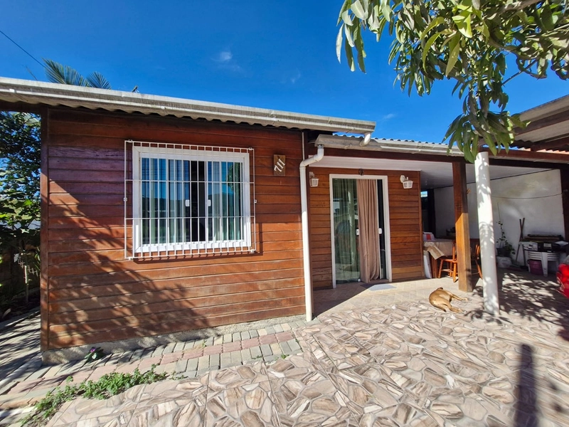 Casa de Madeira em Pinho Tratado à Venda – Itapema/SC: 1ª foto da galeria de imagens do imóvel