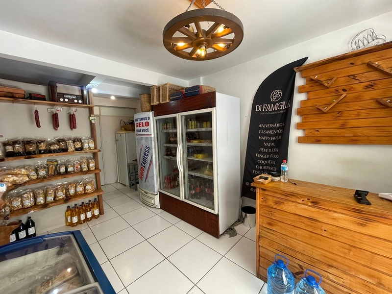 Ponto Comercial à Venda – Meia Praia (Porteira Fechada): 2ª foto da galeria de imagens do imóvel