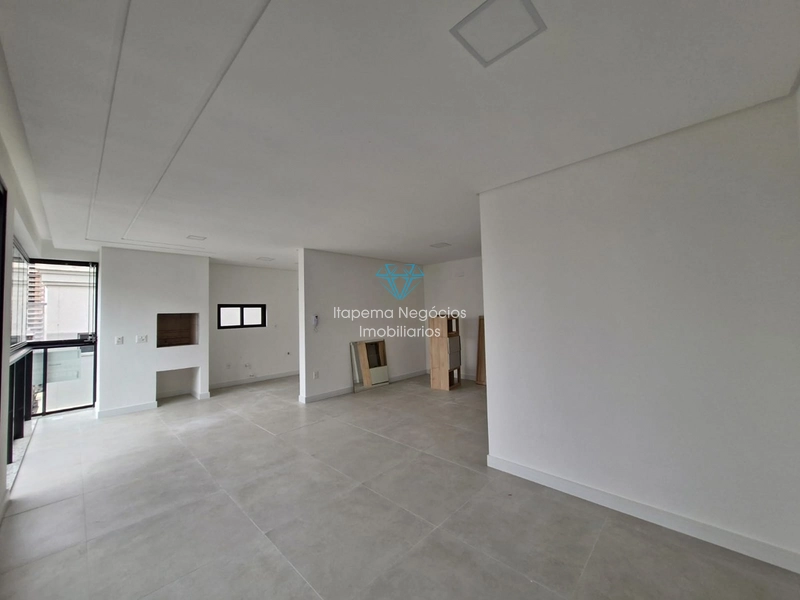 LOCAÇÃO DE APARTAMENTO EM MEIA PRAIA: 1ª foto da galeria de imagens do imóvel