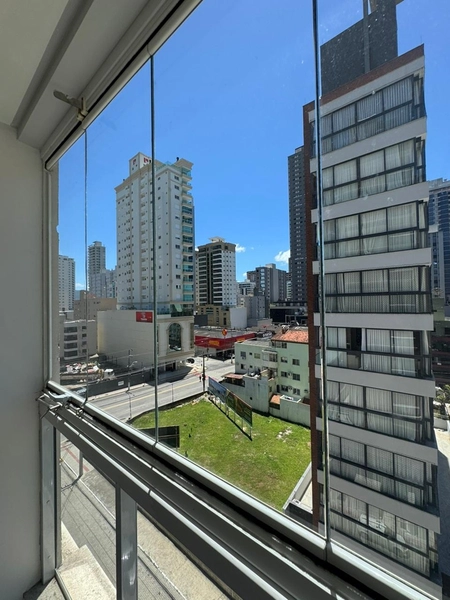 Oportunidade na Quadra do Mar – Meia Praia, Itapema: 2ª foto da galeria de imagens do imóvel