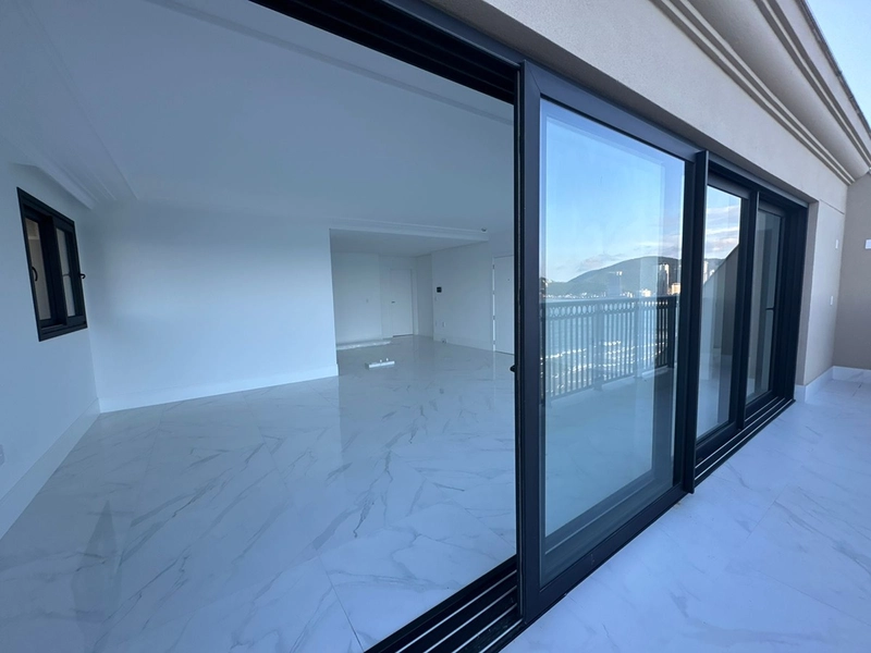 4 Suítes Frente Mar no Centro – Conforto e Vista Permanente: 7ª foto da galeria de imagens do imóvel