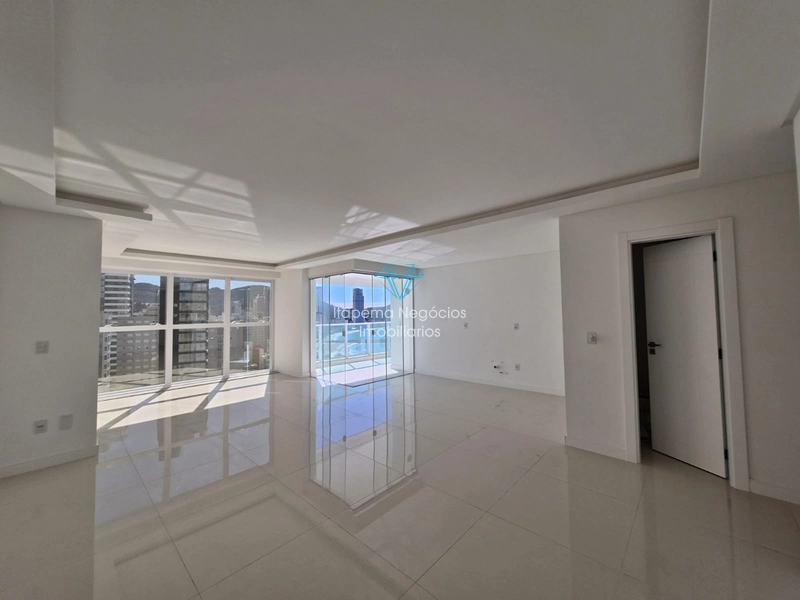 Apartamento localizado no centro de Itapema com vista mar sem mobilia.: 11ª foto da galeria de imagens do imóvel