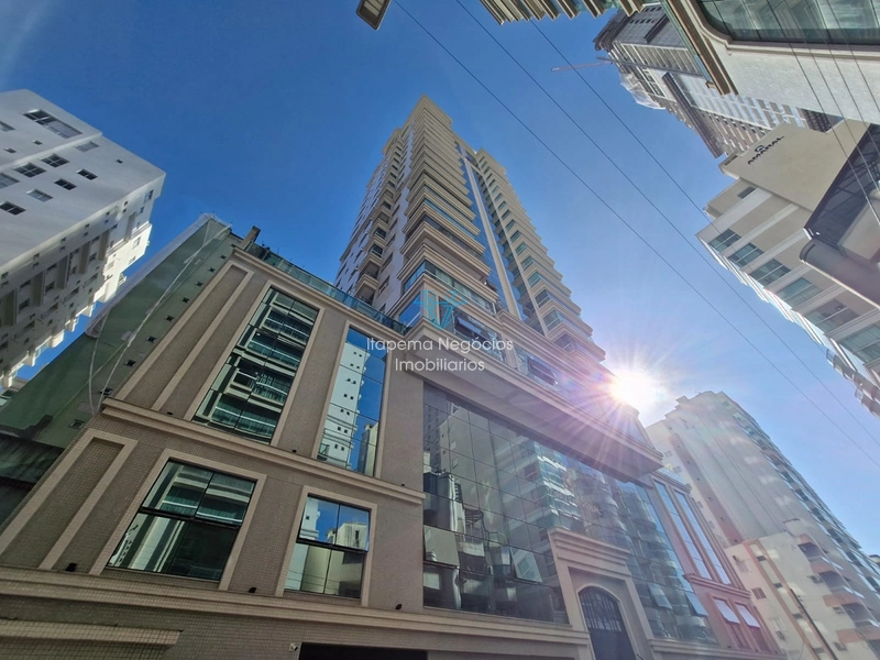 Apartamento à Venda – Vista Mar | Meia Praia: 1ª foto da galeria de imagens do imóvel
