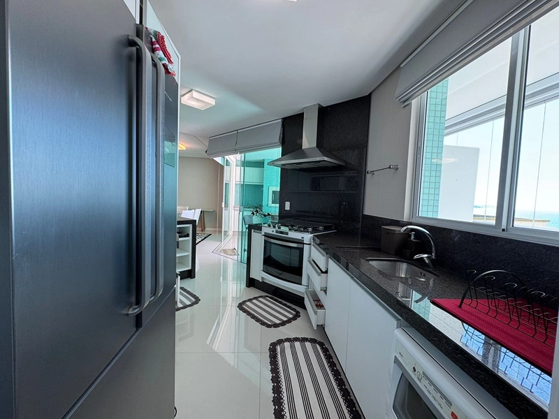 Apartamento 4 Dormitórios Sendo 4 Suítes. Frente Mar: 50ª foto da galeria de imagens do imóvel