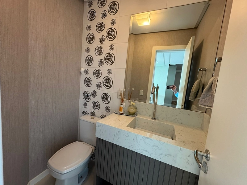 Apartamento 4 Dormitórios Sendo 4 Suítes. Frente Mar: 38ª foto da galeria de imagens do imóvel