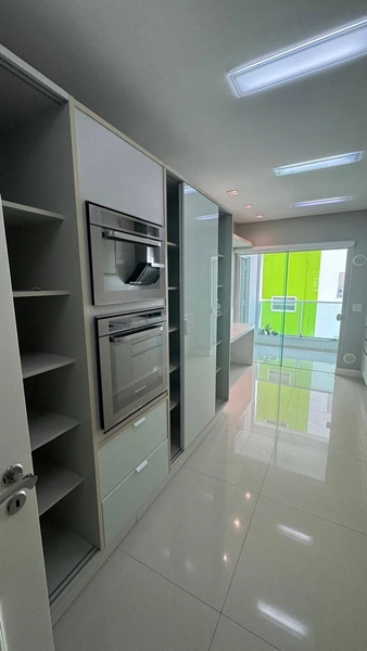 Oportunidade na Avenida Nereu Ramos, Frente Mar – Meia Praia, Itapema: 4ª foto da galeria de imagens do imóvel