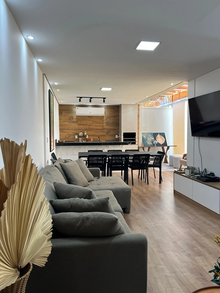 Casa com piscina aquecida: 27ª foto da galeria de imagens do imóvel