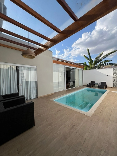 Casa com piscina aquecida: 33ª foto da galeria de imagens do imóvel