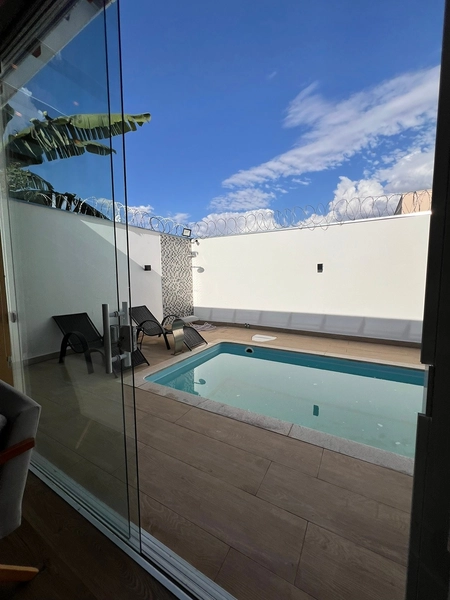 Casa com piscina aquecida: 31ª foto da galeria de imagens do imóvel