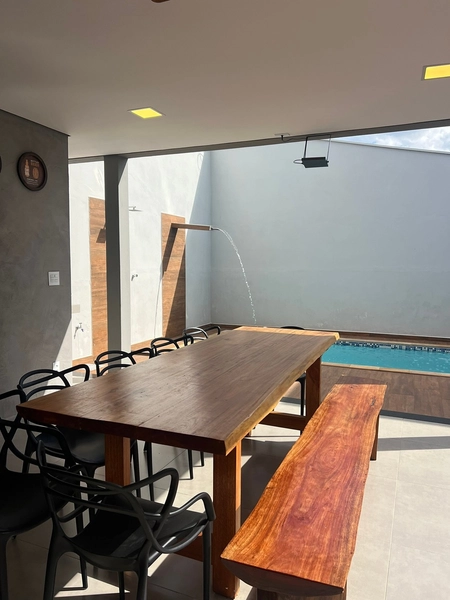 Casa moderna com 4 dormitórios e piscina de 900 mil por 790 mil: 35ª foto da galeria de imagens do imóvel