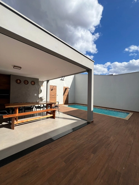 Casa moderna com 4 dormitórios e piscina de 900 mil por 790 mil: 31ª foto da galeria de imagens do imóvel