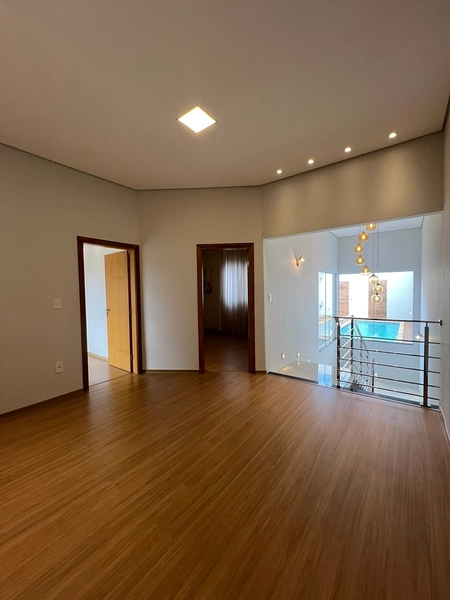 Casa moderna com 4 dormitórios e piscina de 900 mil por 790 mil: 15ª foto da galeria de imagens do imóvel