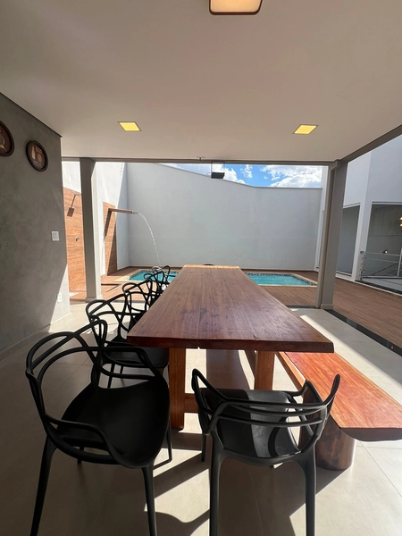 Casa moderna com 4 dormitórios e piscina de 900 mil por 790 mil: 36ª foto da galeria de imagens do imóvel