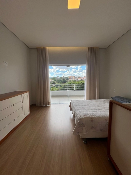 Casa moderna com 4 dormitórios e piscina de 900 mil por 790 mil: 18ª foto da galeria de imagens do imóvel