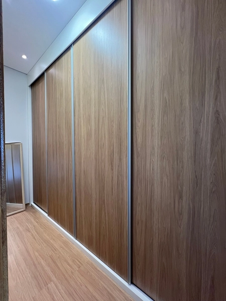 Casa moderna com 4 dormitórios e piscina de 900 mil por 790 mil: 23ª foto da galeria de imagens do imóvel