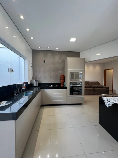 Casa moderna com 4 dormitórios e piscina de 900 mil por 790 mil: 9ª foto da galeria de imagens do imóvel