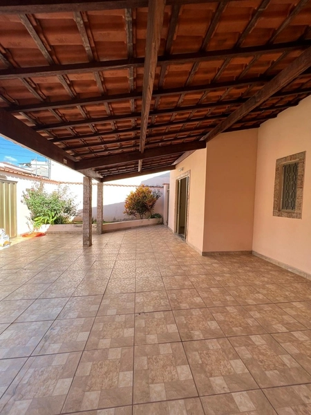 Casa de terreno inteiro com 3 quartos por 385 mil: 3ª foto da galeria de imagens do imóvel