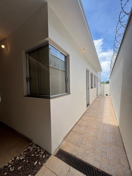 Casa com suíte por 290 mil: 1ª foto da galeria de imagens do imóvel