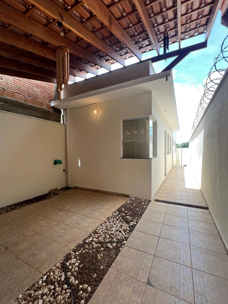 Casa com suíte por 290 mil: 2ª foto da galeria de imagens do imóvel