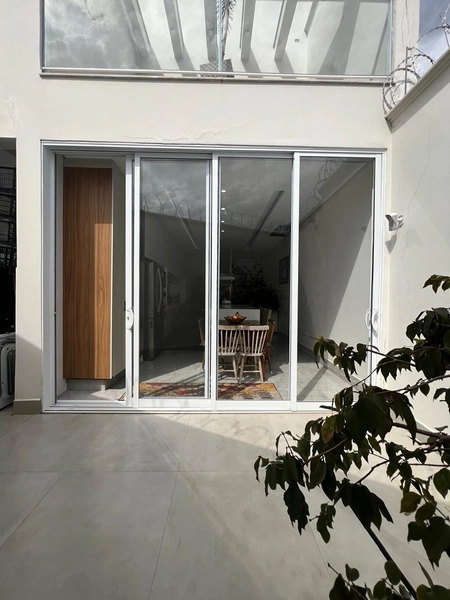 Casa moderna com 4 dormitórios sendo 3 suítes: 20ª foto da galeria de imagens do imóvel