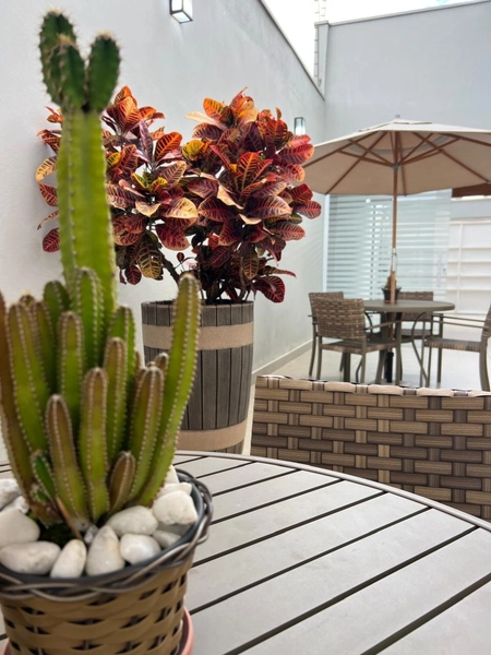 Casa com fachada moderna: 44ª foto da galeria de imagens do imóvel