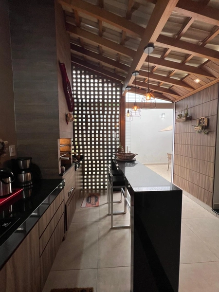 Casa com fachada moderna: 1ª foto da galeria de imagens do imóvel