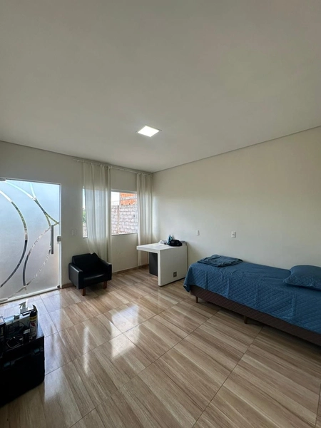 Casa de terreno inteiro por 270 mil: 4ª foto da galeria de imagens do imóvel