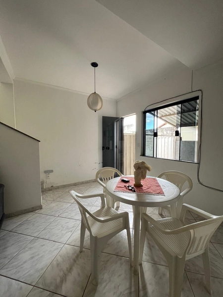 Casa próxima ao Hospital Bom Pastor por 220 mil: 3ª foto da galeria de imagens do imóvel