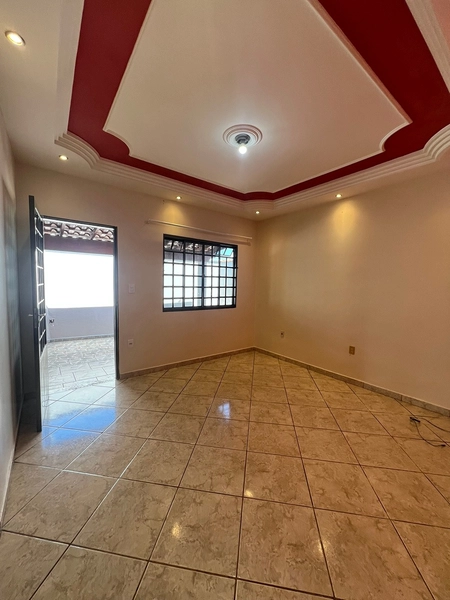 Casa plana com 3 dormitórios de 400 por 380 milmil: 7ª foto da galeria de imagens do imóvel