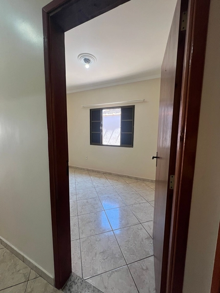 Casa plana com 3 dormitórios de 400 por 380 milmil: 12ª foto da galeria de imagens do imóvel