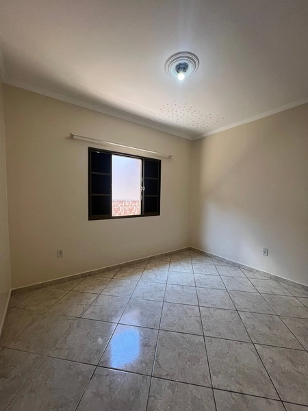 Casa plana com 3 dormitórios de 400 por 380 milmil: 10ª foto da galeria de imagens do imóvel