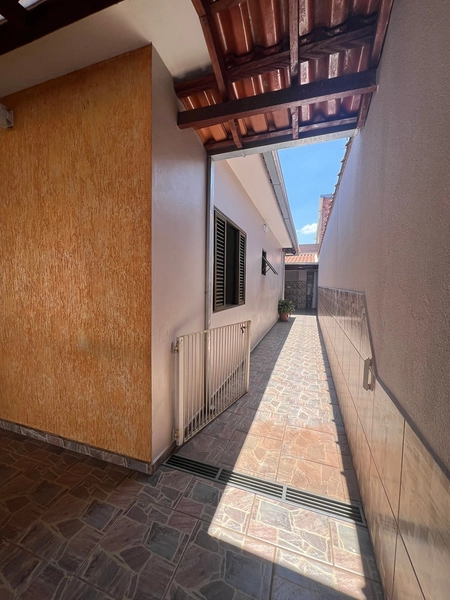 Casa plana com 3 dormitórios de 400 por 380 milmil: 4ª foto da galeria de imagens do imóvel