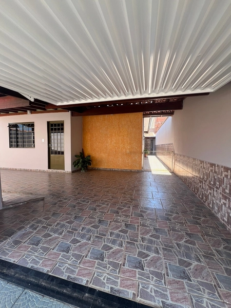 Casa plana com 3 dormitórios de 400 por 380 milmil: 2ª foto da galeria de imagens do imóvel