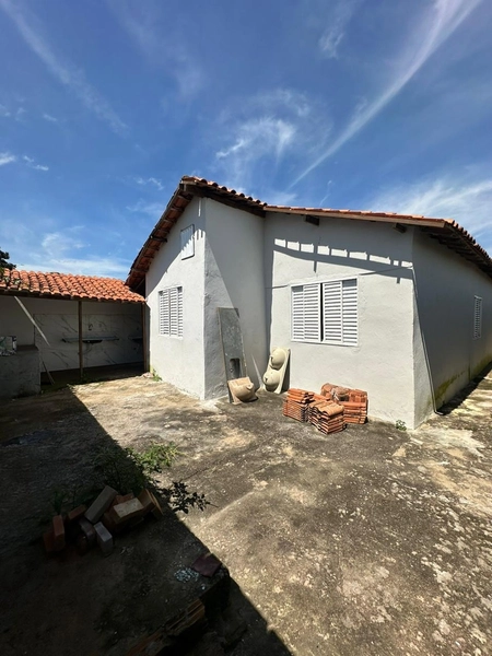 Casa no Carvalhos de terreno inteiro de 200 por 185 mil: 13ª foto da galeria de imagens do imóvel