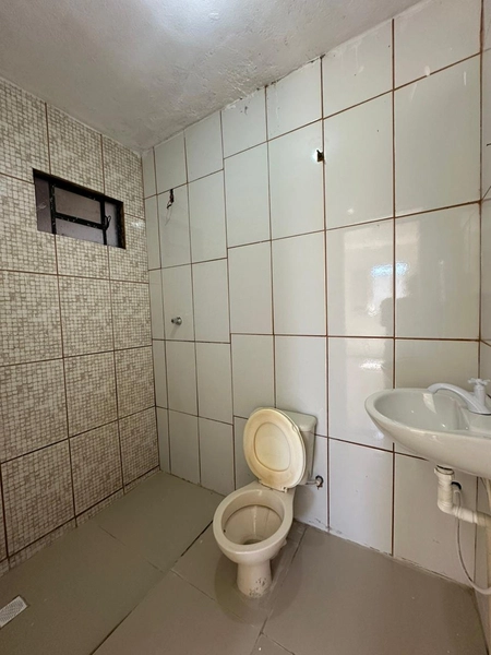 Casa no Carvalhos de terreno inteiro de 200 por 185 mil: 9ª foto da galeria de imagens do imóvel