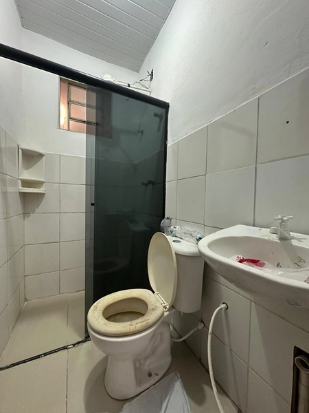 Casa no Carvalhos de terreno inteiro de 200 por 185 mil: 8ª foto da galeria de imagens do imóvel