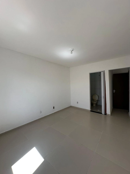 Casa no Carvalhos de terreno inteiro de 200 por 185 mil: 7ª foto da galeria de imagens do imóvel