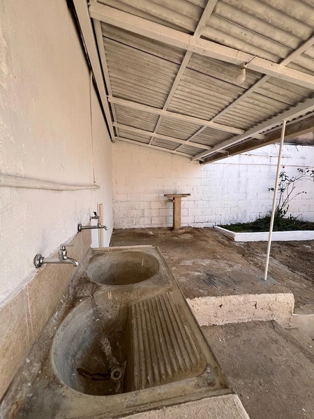 Casa com 3 quartos e terreno inteiro por 270 mil: 21ª foto da galeria de imagens do imóvel