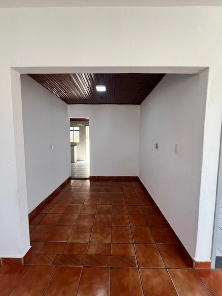 Casa com 3 quartos e terreno inteiro por 270 mil: 7ª foto da galeria de imagens do imóvel