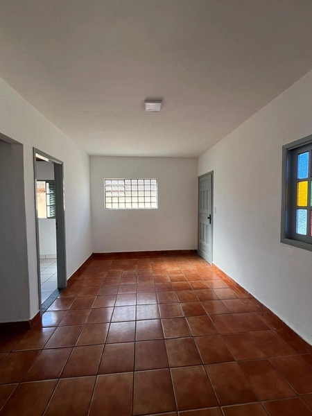 Casa com 3 quartos e terreno inteiro por 270 mil: 5ª foto da galeria de imagens do imóvel