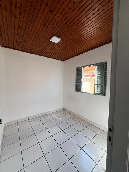 Casa com 3 quartos e terreno inteiro por 270 mil: 8ª foto da galeria de imagens do imóvel