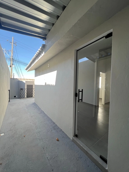 Casa com 3 dormitórios sendo um suíte por 350 mil: 1ª foto da galeria de imagens do imóvel