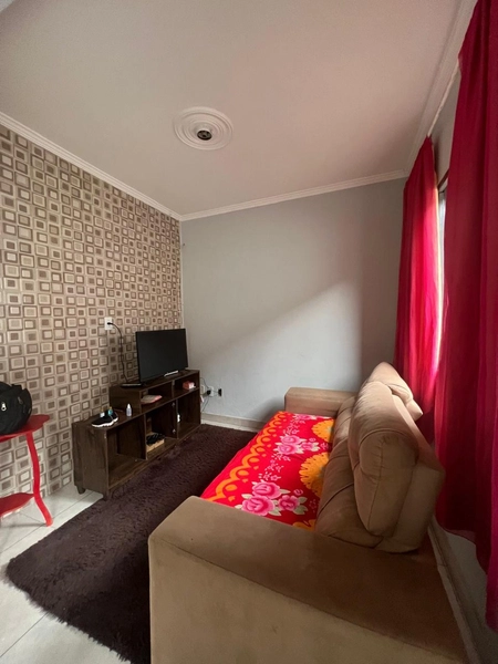 Casa de terreno inteiro por 245 mil: 2ª foto da galeria de imagens do imóvel
