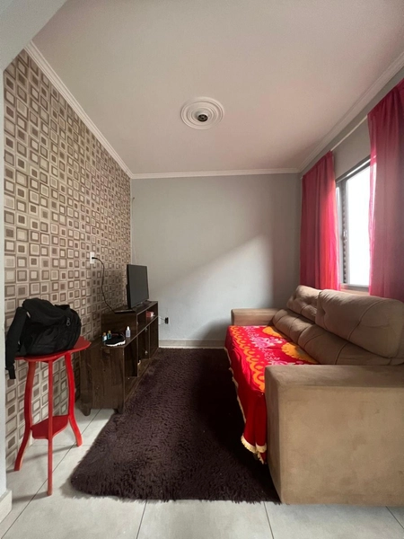 Casa de terreno inteiro por 245 mil: 1ª foto da galeria de imagens do imóvel