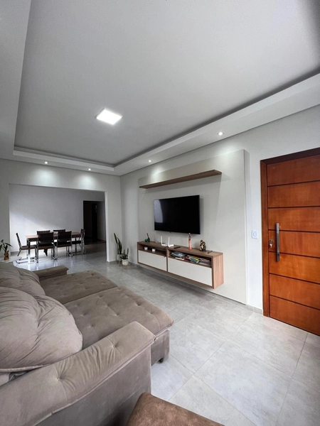 Casa no Santa Luzia com Espaço Gourmet: 5ª foto da galeria de imagens do imóvel
