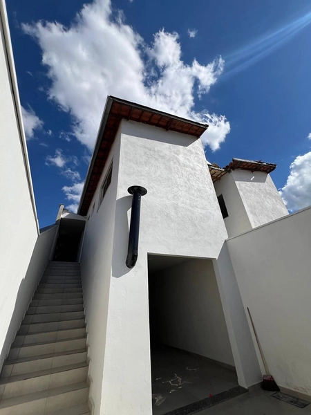 Casa no BH por 390 mil: 1ª foto da galeria de imagens do imóvel