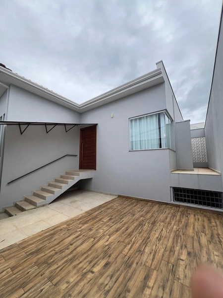 Casa em 2 terrenos no Alto da Figueira lll: 2ª foto da galeria de imagens do imóvel