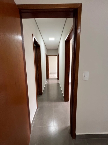 Casa em terreno inteiro por 400 mil: 5ª foto da galeria de imagens do imóvel