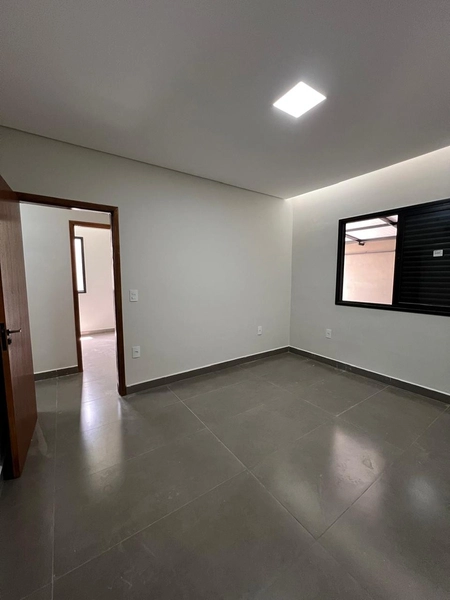 Casa em terreno inteiro por 400 mil: 7ª foto da galeria de imagens do imóvel