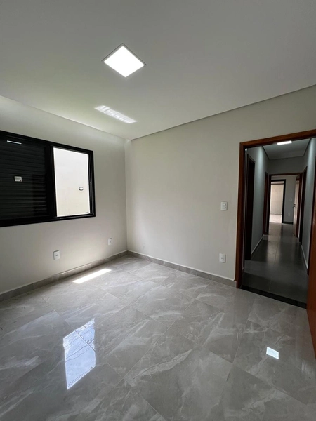 Casa em terreno inteiro por 400 mil: 9ª foto da galeria de imagens do imóvel